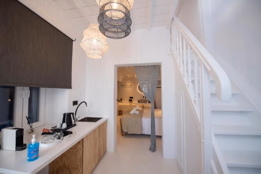 Yalos Suite 1